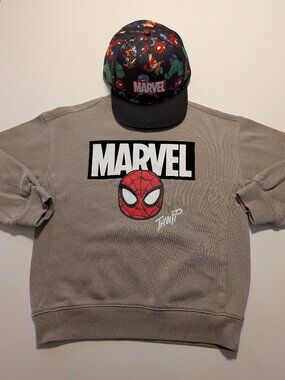 H&M Marvel Spider-Man Sweatshirt Boys 6 Beige Crewneck + Snapback Hat